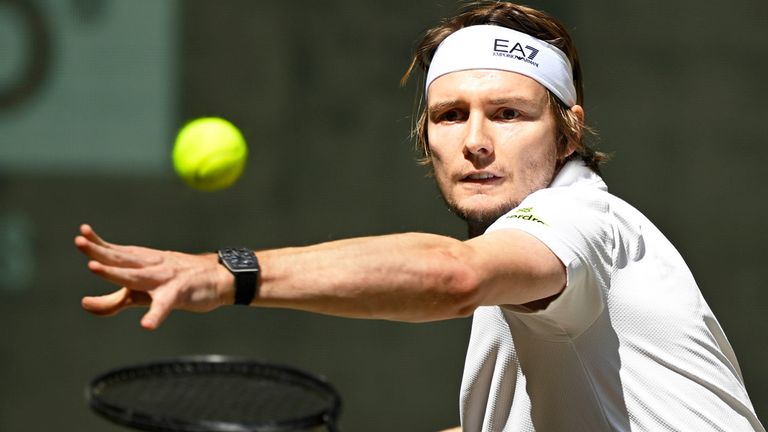 Alexander Bublik gewinnt das ATP-Turnier in Halle.