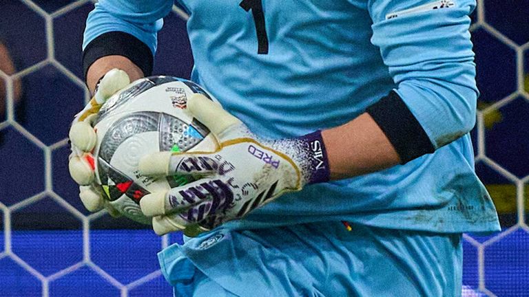 Bei der U21-EM wird die neue Zeitspielregel für Torhüter eingesetzt.