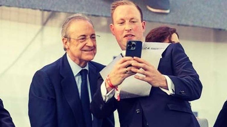Tim Stegmann (r.) zusammen mit Real Madrids Präsident Florentino Perez.