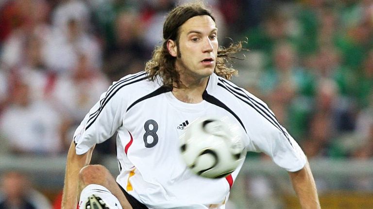 TORSTEN FRINGS (48): Der Mittelfeldmann arbeitete nach seiner aktiven Karriere als Trainer und coachte zuletzt bis 2021 den SV Meppen.