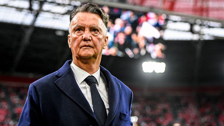 Louis van Gaal kritisiert seinen Ex-Klub Manchester United scharf.