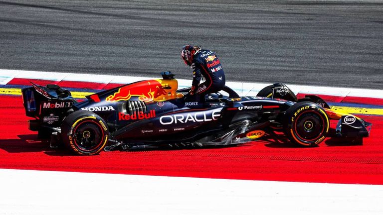 Max Verstappen wird in Spielberg früh abgeschossen. 