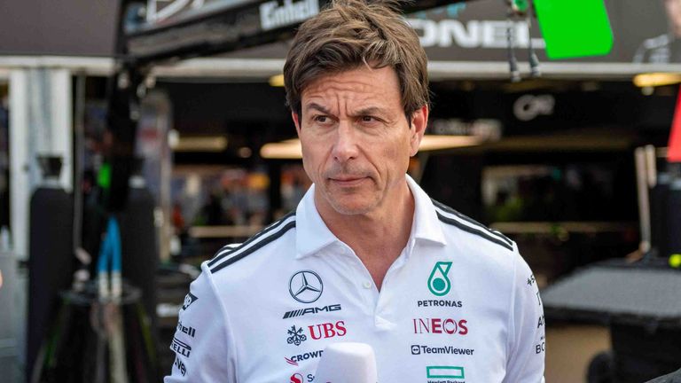 Mercedes-Teamchef Toto Wolff hat sich die Kritik römischer Taxifahrer zugezogen.