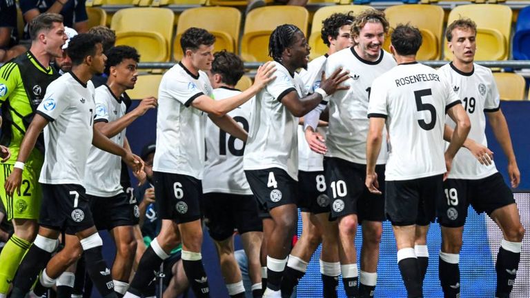 Die deutsche U21-Nationalmannschaft bejubelt den Einzug ins EM-Halbfinale.