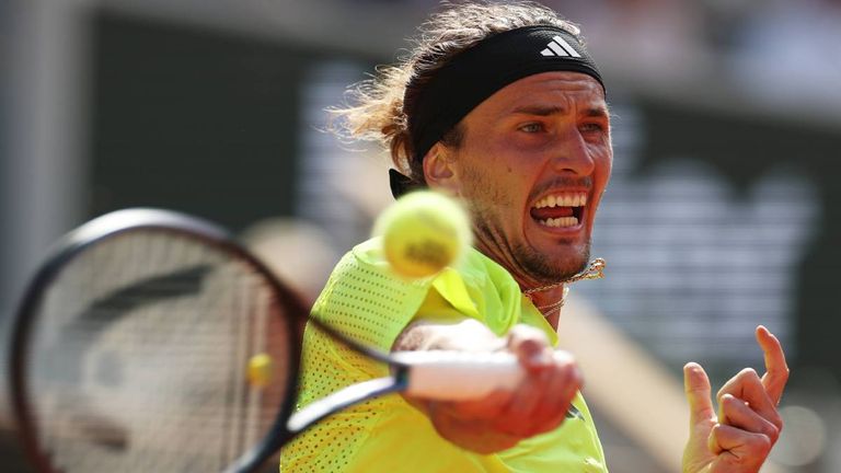 Alexander Zverev kämpft in Paris um den Einzug ins Halbfinale.
