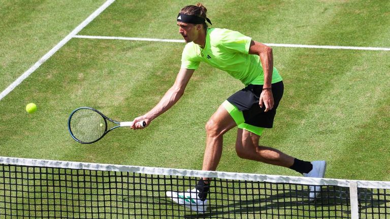 Alexander Zverev steht im Halbfinale in Stuttgart. 
