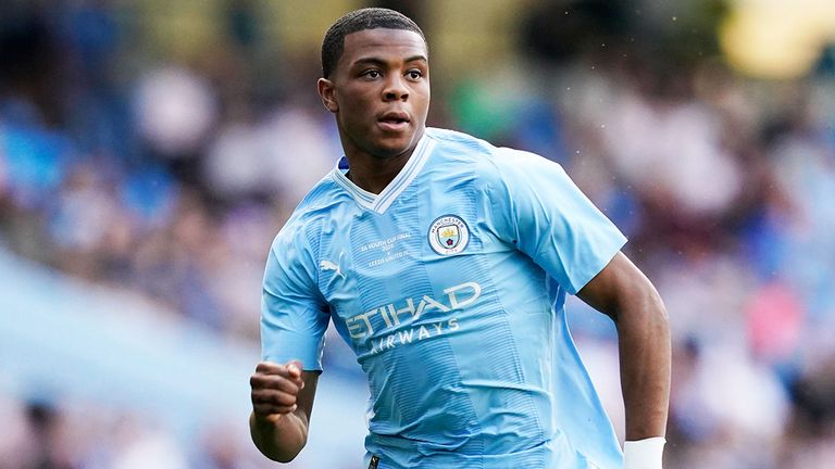 Farid Alfa-Ruprecht wechselt von Manchester City zu Bayer 04 Leverkusen.
