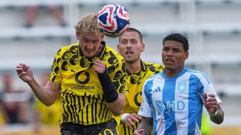Borussia Dortmunds Julian Brandt muss nicht operiert werden.