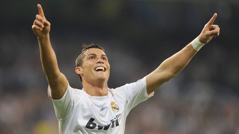 2009 wechselte Cristiano Ronaldo für 94 Millionen Euro von Manchester United zu Real Madrid.