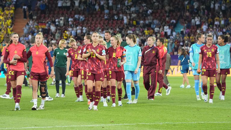 Deutschland verliert in Unterzahl mit 1:4 gegen Schweden. Nun kommt Frankreich im Viertelfinale