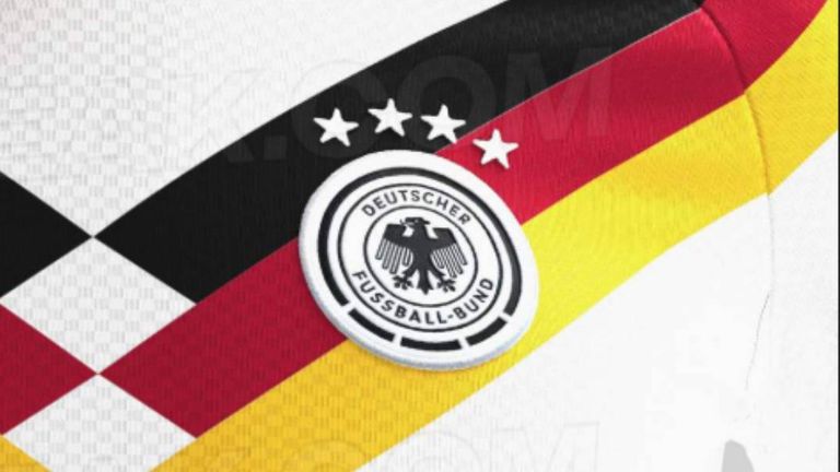 Das neue WM-Trikot der deutschen Nationalmannschaft ist geleaked worden. (Quelle: footyheadlines)