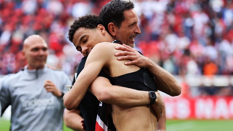 Hugo Ekitike verabschiedet sich emotional von Eintracht Frankfurt.