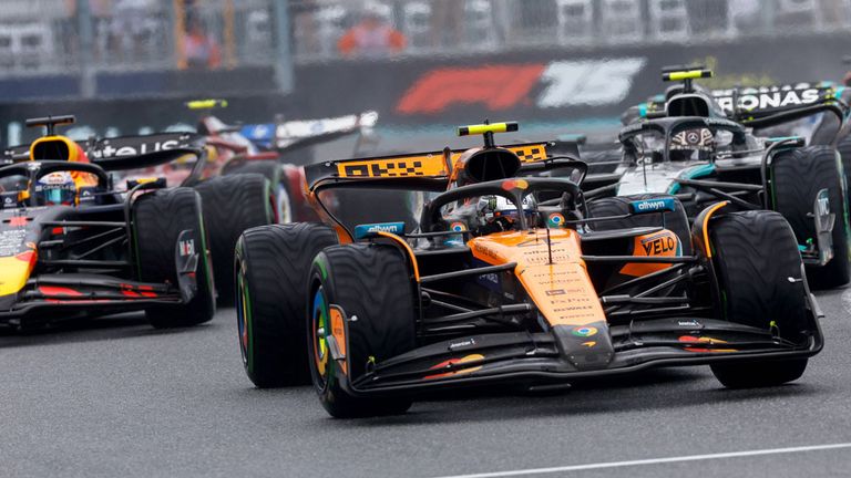 Im Sprint von Miami setzte sich Lando Norris (vorne) durch.