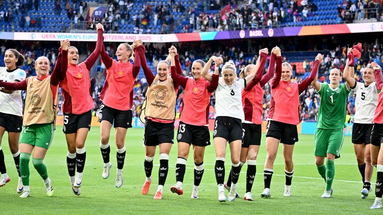 Deutschland feiert bei der Frauen Euro den zweiten Sieg im zweiten Spiel und zieht damit in das Viertelfinale ein. 