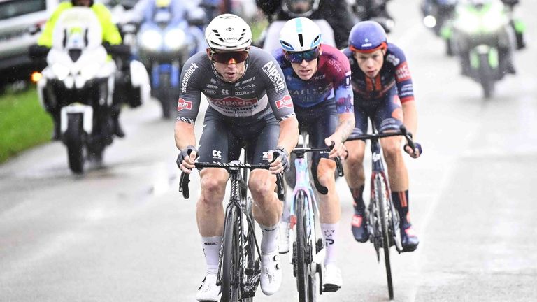 Kaden Groves von Alpecin-Deceuninck gewinnt die vorletzte Etappe der Tour de France 2025.