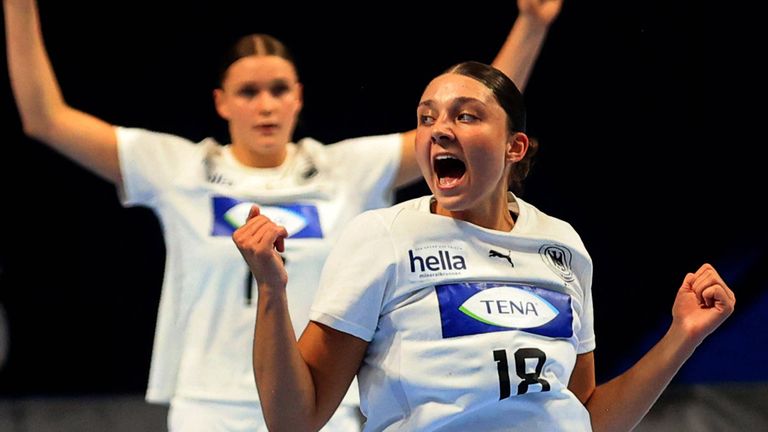 Die deutschen U19-Handballerinnen holen erstmals in der Verbandsgeschichte den EM-Titel.