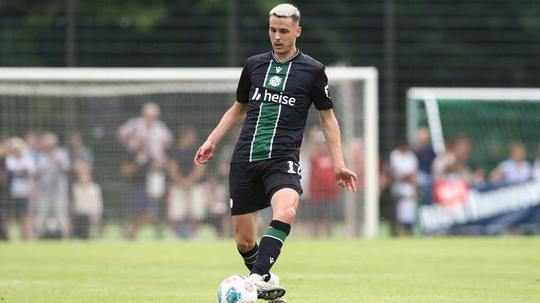 Hannover 96: 84,96€ + 14,95€ Spielername + 4,06€ Liga-Logo - Gesamtpreis: 104,87€