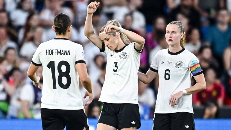 Kathrin Hendrich verpasst das EM-Halbfinale gesperrt.