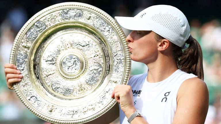 Iga Swiatek gewinnt erstmals den Titel in Wimbledon.