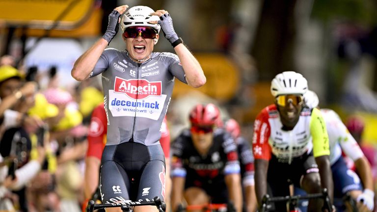 Jasper Philipsen gewinnt die Auftaktetappe der Tour de France.