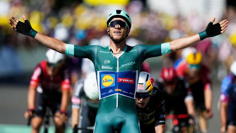Jonathan Milan gewinnt die 8. Etappe der Tour de France.