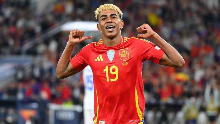 Lamine Yamal verlängert seinen Vertrag mit dem FC Barcelona bis 2031.