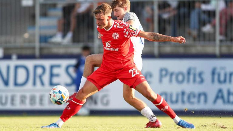 .Mainz 05: 84,95€ + 14,95€ Spielername + 4,95€ Liga-Logo - Gesamtpreis: 104,85€