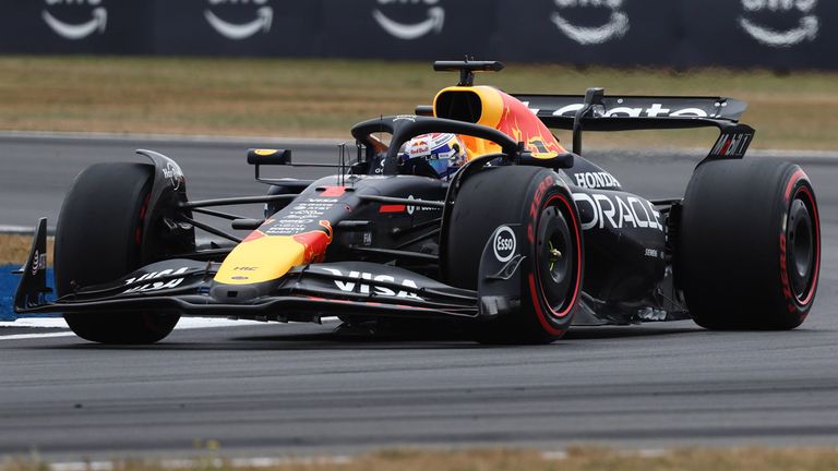 Max Verstappen sichert sich im Red Bull die Pole Position beim GP von Großbritannien in Silverstone.