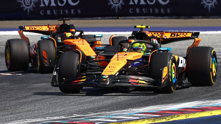 Lando Norris (v.) und Oscar Piastri werden mit einer besonderen McLaren-Lackierung in Silverstone fahren.