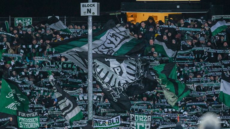 LVM-Preußenstadion in Münster | Kapazität: 12.672 Zuschauer | Preis pro Bier (0,5 l): X | Preis pro Bratwurst: X