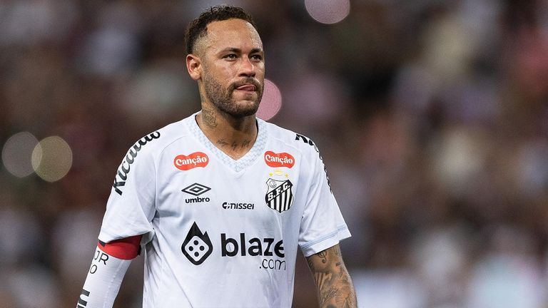 Neymar zeigt sich nachdenklich.