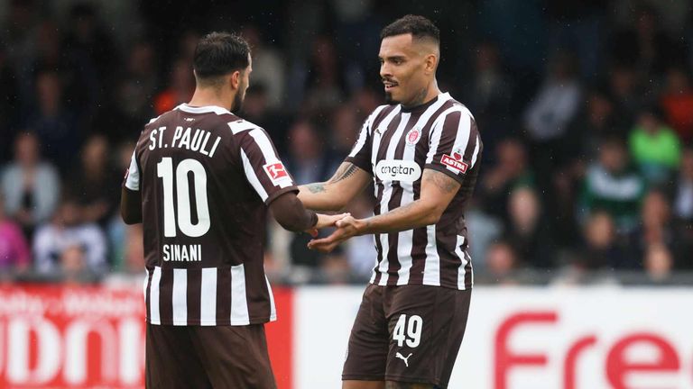 St. Pauli: 89,95€ + 15€ Spielername + 5€ Liga-Logo - Gesamtpreis: 109,95€