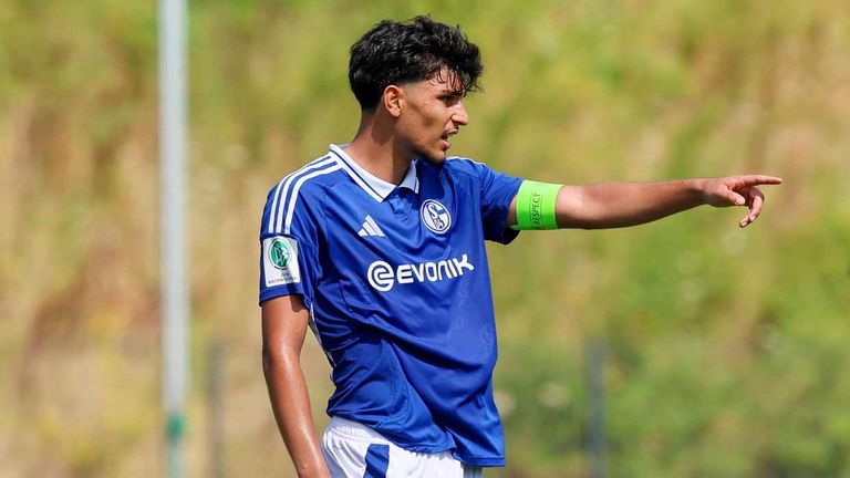Mertcan Ayhan bleibt auf Schalke. 