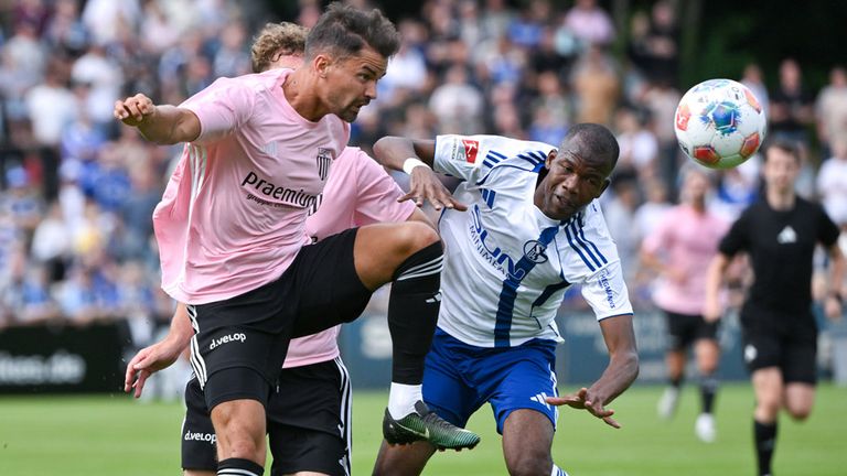Pape Meissa Ba (r.) könnte Schalke schon bald verlassen.