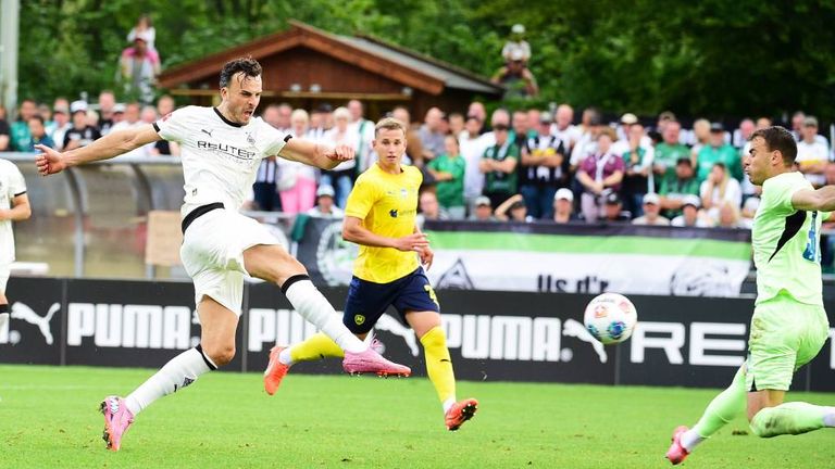 Haris Tabakovic erzielt gleich in seinem ersten Spiel für die Fohlen ein Tor. 