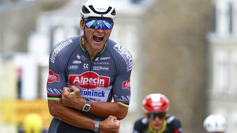 Mathieu van der Poel gewinnt die zweite Etappe der Tour de France.