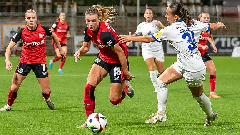 Karolina Lea Vilhjalmsdottir (M) war in den vergangenen zwei Saisons vom FC Bayern an Bayer 04 Leverkusen ausgeliehen.