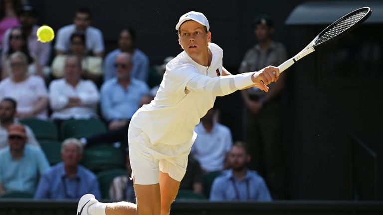 Jannik Sinner spielt in Wimbledon um den Titel-Hattrick.