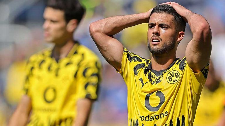 Yan Couto (r.) hat bei Borussia Dortmund einen Vertrag bis 2030.