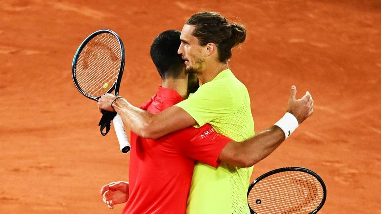Novak Djokovic will Alexander Zverev will seine Hilfe anbieten. 