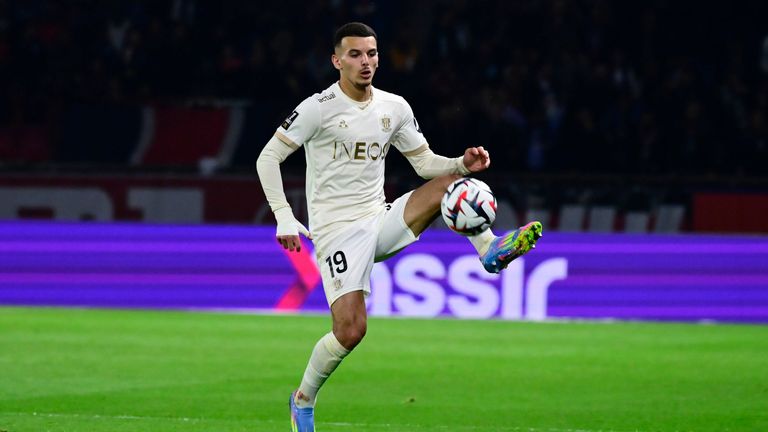 Badredine Bouanani trägt ab sofort das Trikot des VfB Stuttgart.