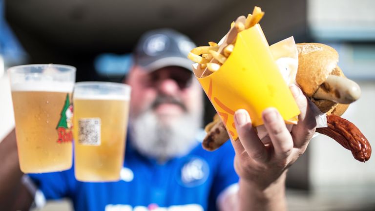 Die teuerste Bratwurst gibt es in der neuen Saison nicht in Karlsruhe, sondern in Kiel. 