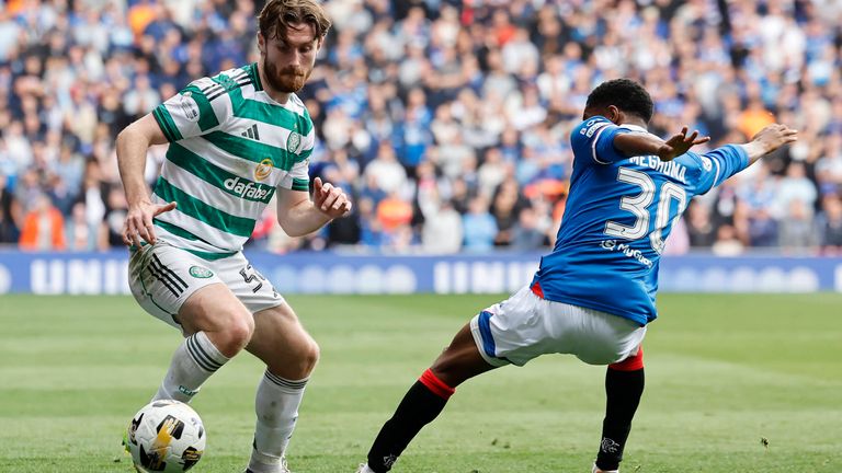Celtic bleibt nach dem Remis im Old Firm weiter an der Spitze.