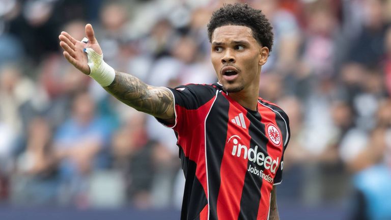 Nnamdi Collins wurde von Julian Nagelsmann erstmals für die deutsche Fußball-Nationalmannschaft nominiert.