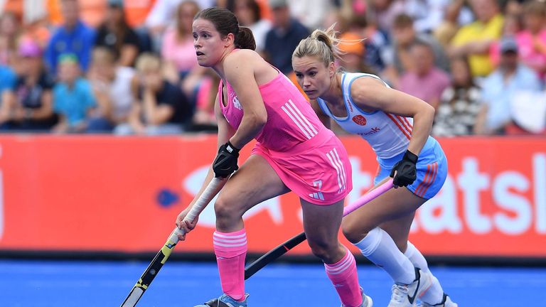 Die deutschen Hockey-Frauen holen EM-Silber gegen die Niederländerinnen.