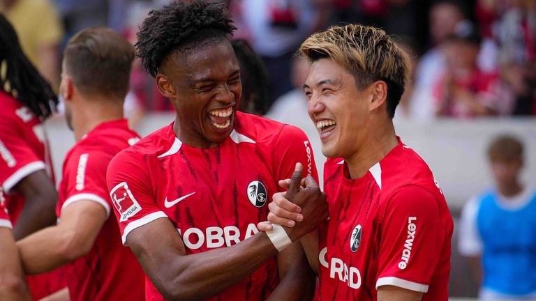 Ritsu Doan (r.) wechselt vom SC Freiburg, zu Eintracht Frankfurt.