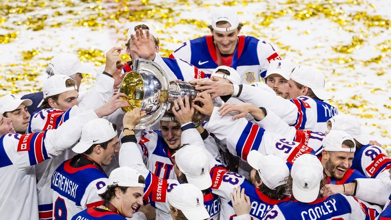 Historischer Triumph: Team USA krönt sich bei der Eishockey-WM 2025 zum Weltmeister – das erste Gold seit 1960. 