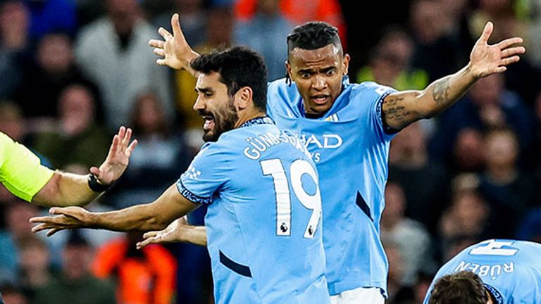 Ilkay Gündogan (l.) und Manuel Akanji zählten bei Manchester City in den vergangenen Jahren zum Stammpersonal.