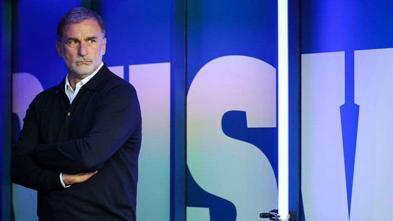 Stefan Kuntz gibt sich vor dem Comeback des HSV in der Bundesliga entschlossen.