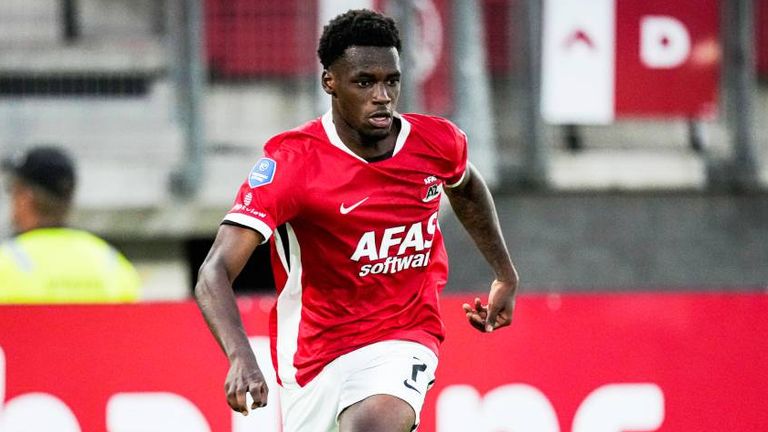 Ernest Poku könnte künftig bei Bayer Leverkusen auf Torejagd gehen. 